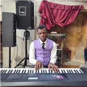 Je suis professeur et passionné de la musique. Je suis là pour vous aider à comprendre les abus de la musique.